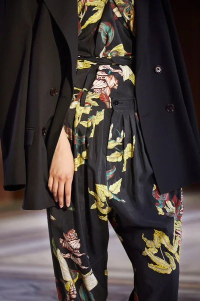 Look 65